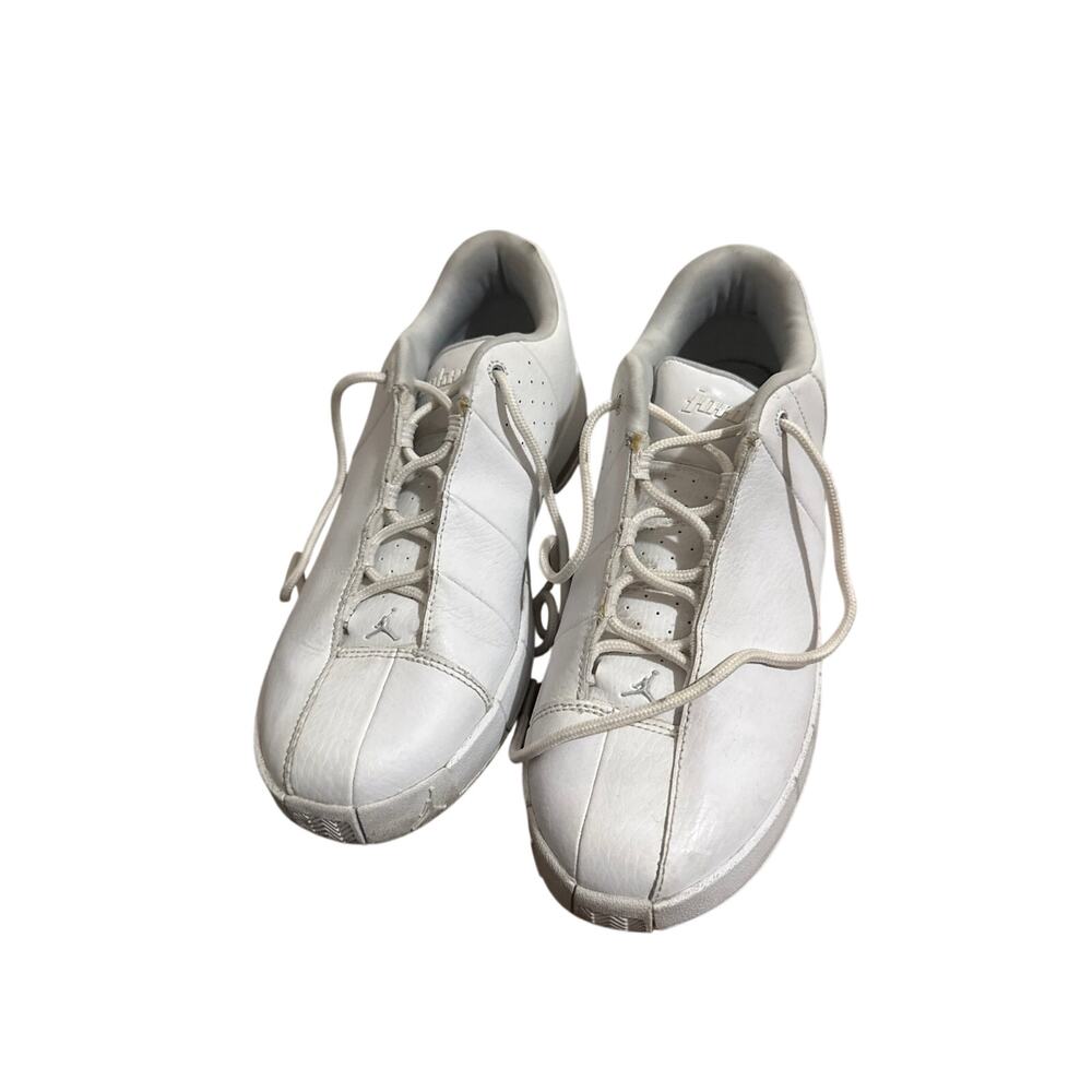 Boys size 6.5Y white Jordans